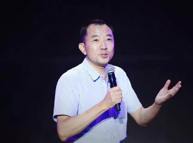 33岁清华博士县委书记图片