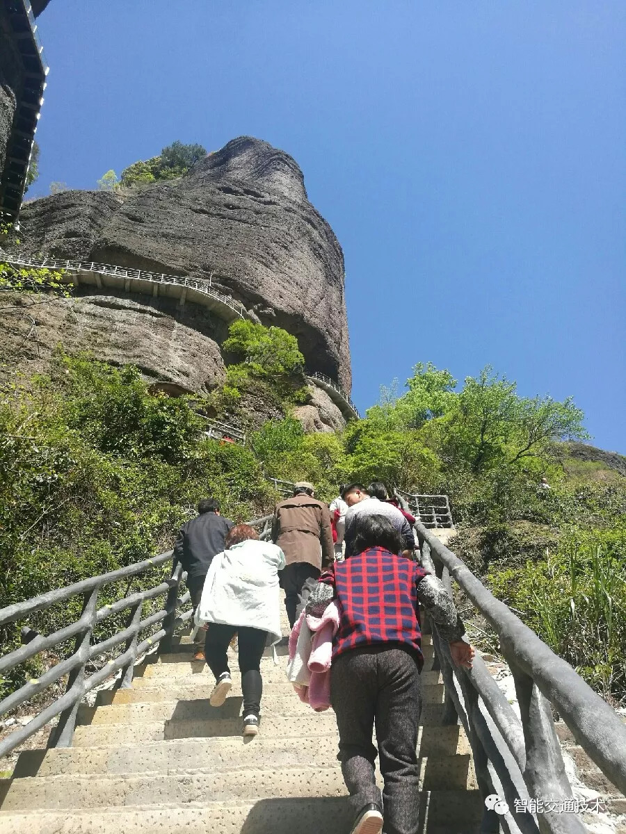 新建的玻璃棧道龍川名人謝蓬鬆題詩船頭石一線天霍山山門霍山名勝頗多