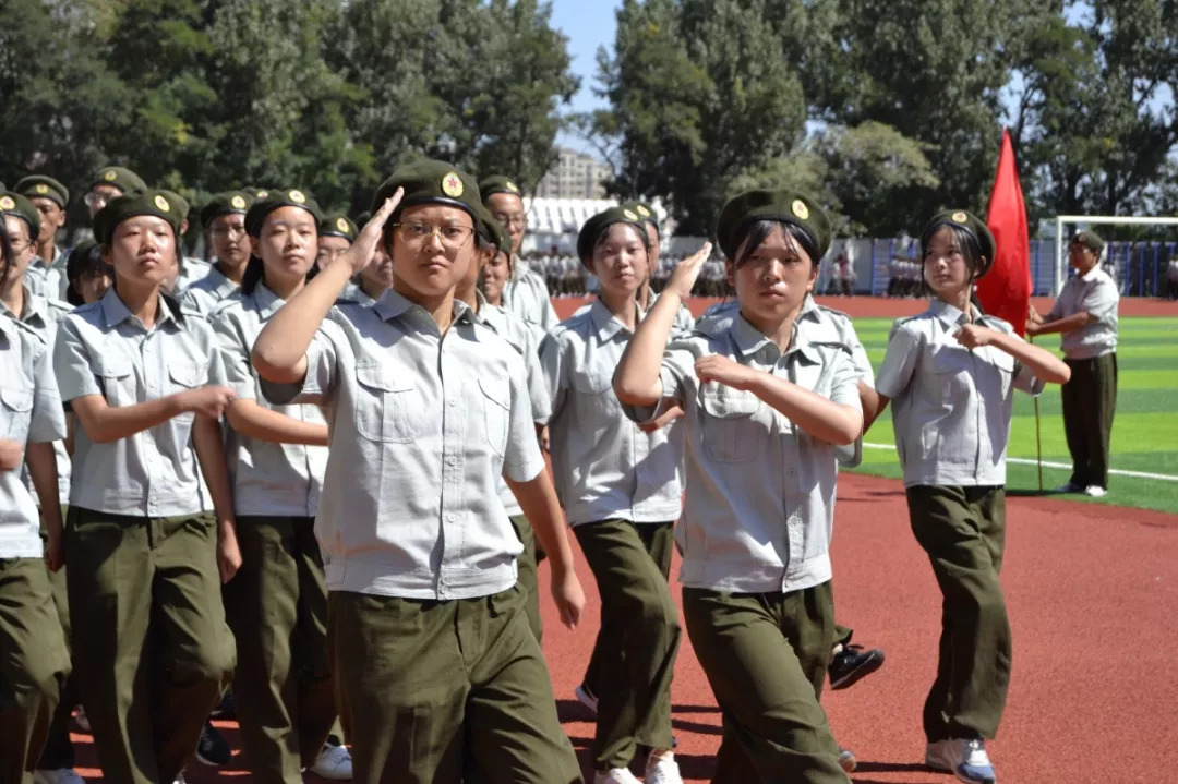 恰同学少年—淄博一中2018级新生军事训练汇报掠影