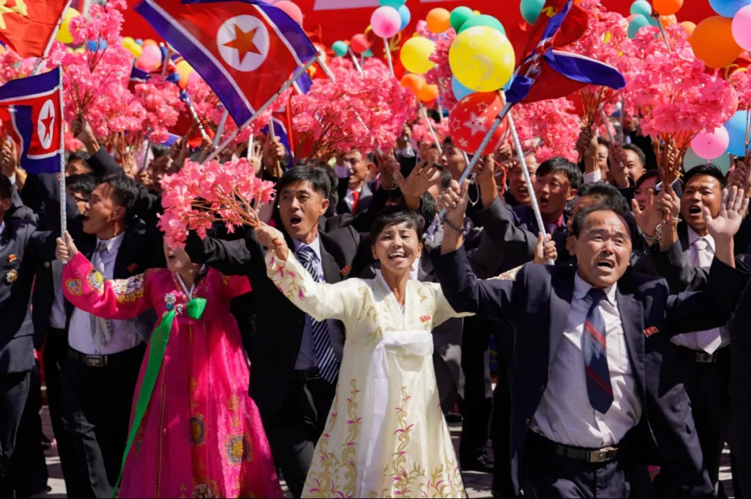 8日晚,朝鮮在平壤體育館舉行盛大國慶文藝晚會.