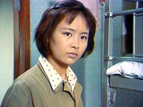 《知音》中饰演小凤仙;1981年,在电影《小街》中饰演俞真;电影剧照