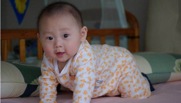 【宝宝1岁1个月】宝宝一岁一个月长多少厘米_小孩一岁一个月发育表
