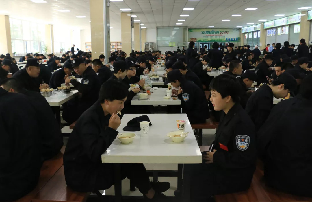 贵州警察学院食堂图片图片