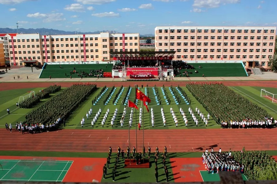 怀仁峪宏中学图片图片