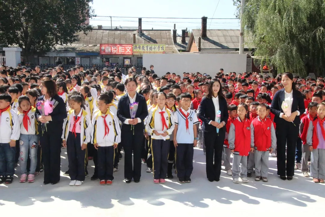 木兰县兆麟小学校长图片