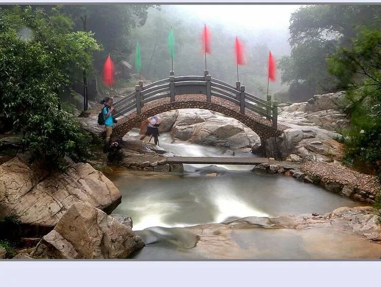 樵嶺前風景區,位於博山城區西南6公里處的樵嶺前村,飛流疊瀑,素有