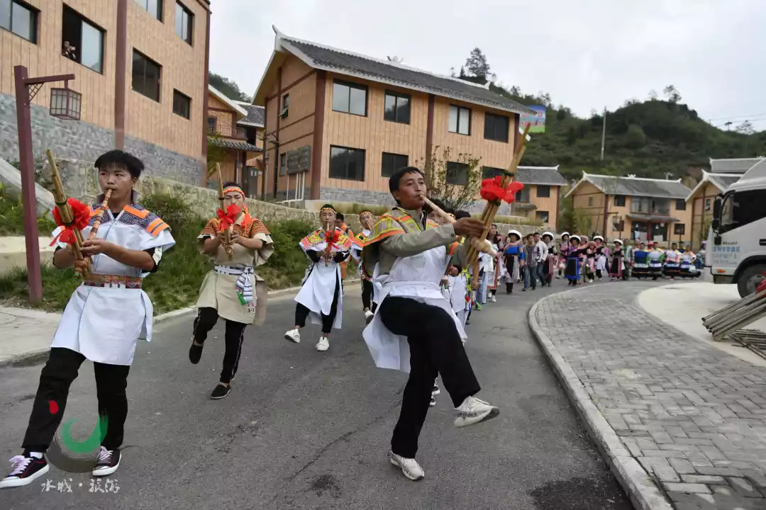 【今日头条】2018年"蒙多彩"苗族花坡节在陡箐镇苗族文化园举行