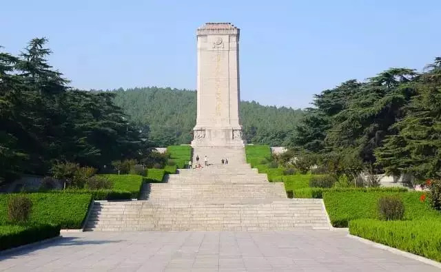 淮海战役烈士纪念塔,淮海战役纪念馆是为纪念淮海战役的伟大胜利,淮塔