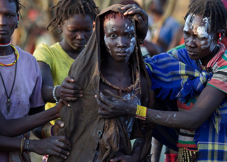 非洲割礼仪式图片