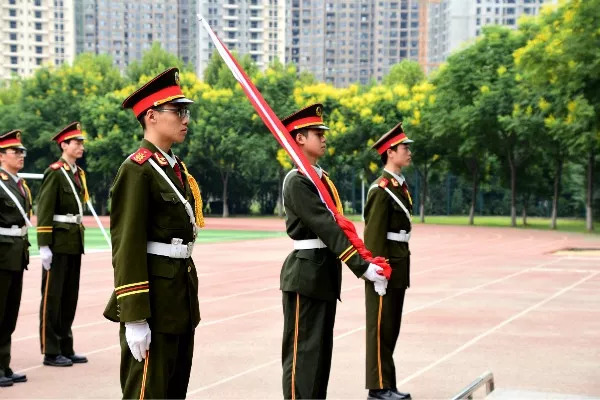 校領導譚曉明,劉民鋼,劉豐林,周堅,孫向陽,謝宋和,侯永清,校黨委常委