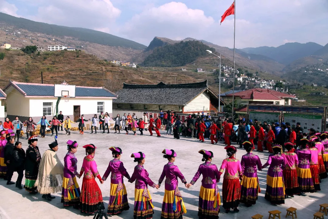 和引导回乡任职干部扎根基层,真抓实干,各试点县(区)还增加了保障机制