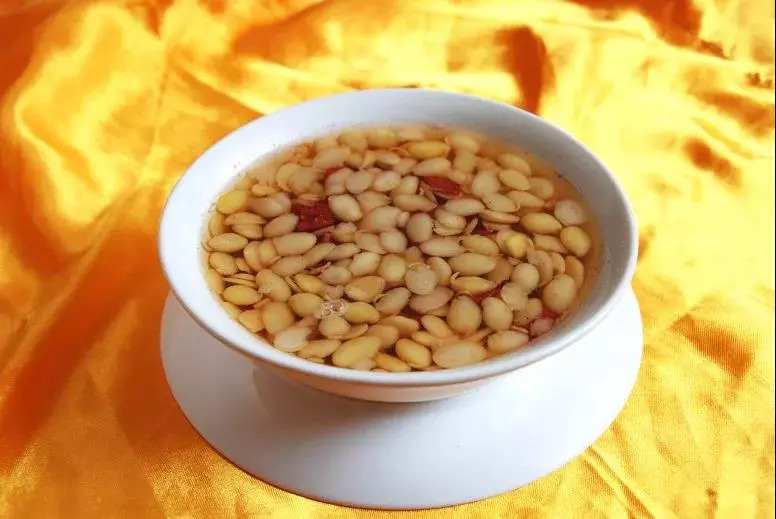 扁豆汤取材于五谷之中的菽,菽是豆类的总称,在高平,菽也指扁豆,扁豆