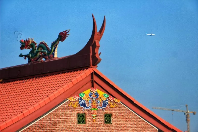 图片来源:图片来源:《闽南传统建筑》燕尾脊形如其名,屋顶正脊的线