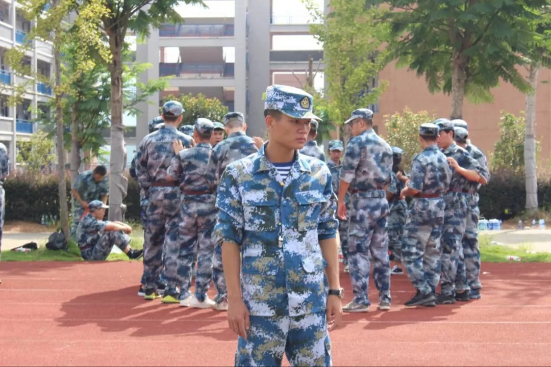 湛江市德育基地军训图片