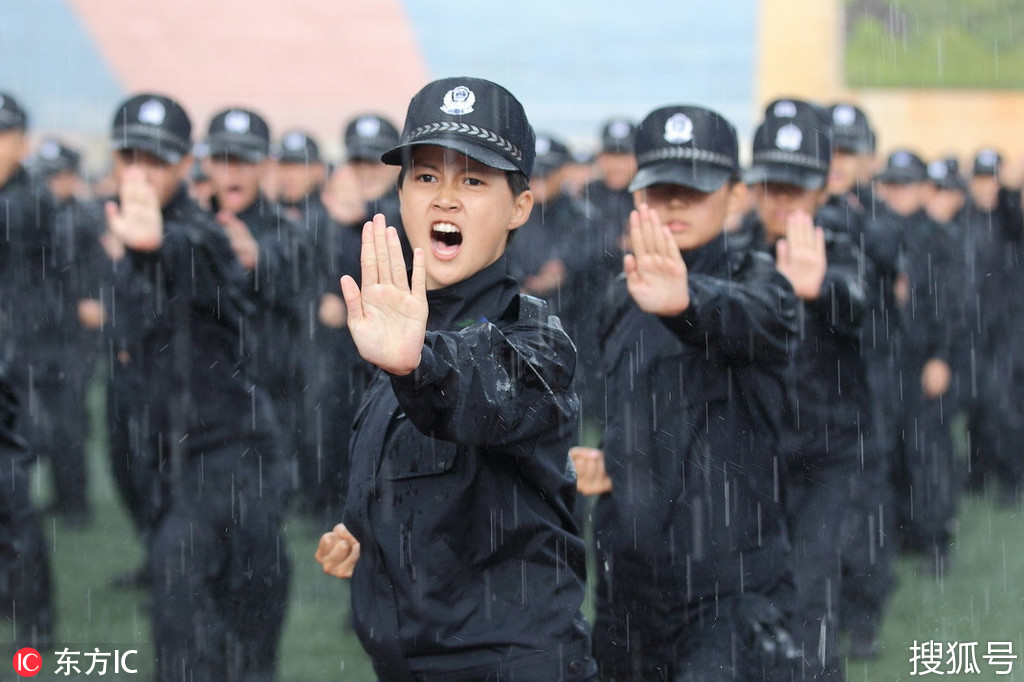 云南警官学院学生图片