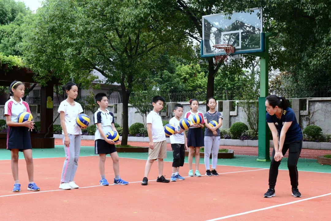 【校園排球】長橋第二小學牽手韻穎 新學期繼續排球訓練