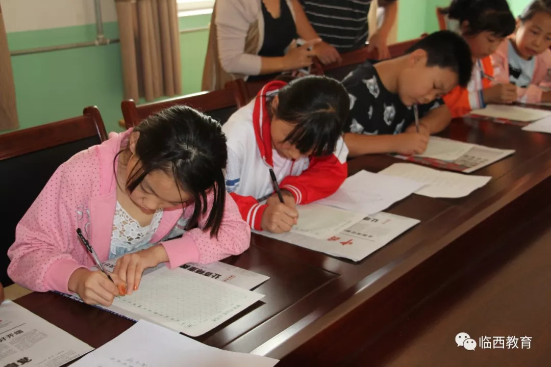 【學校動態】樊村中心校舉行小學生書法選拔賽