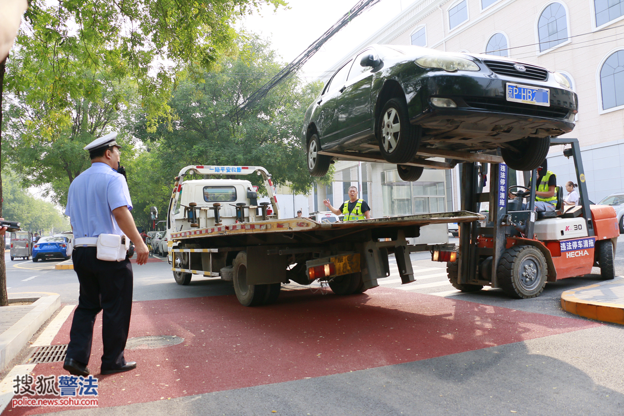 加裝護欄增設停車位大紅門地鐵站周邊違停現象明顯減少