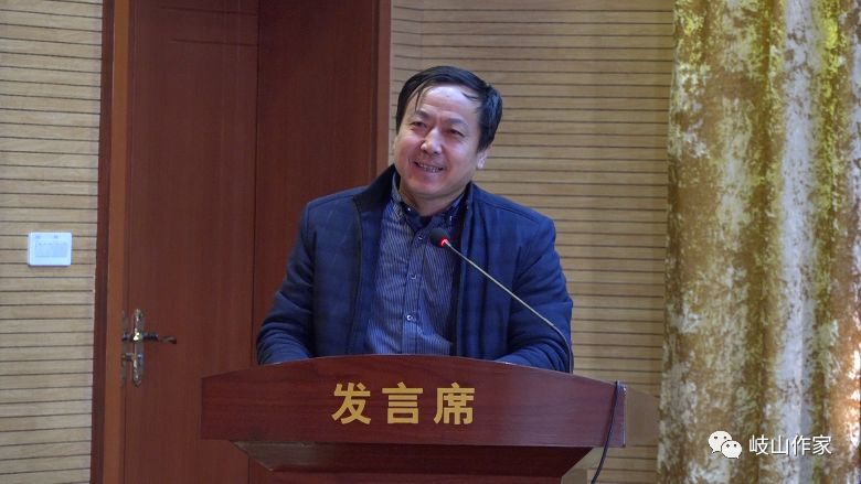 杨智文:让民间刺绣艺术重放异彩_杜亚