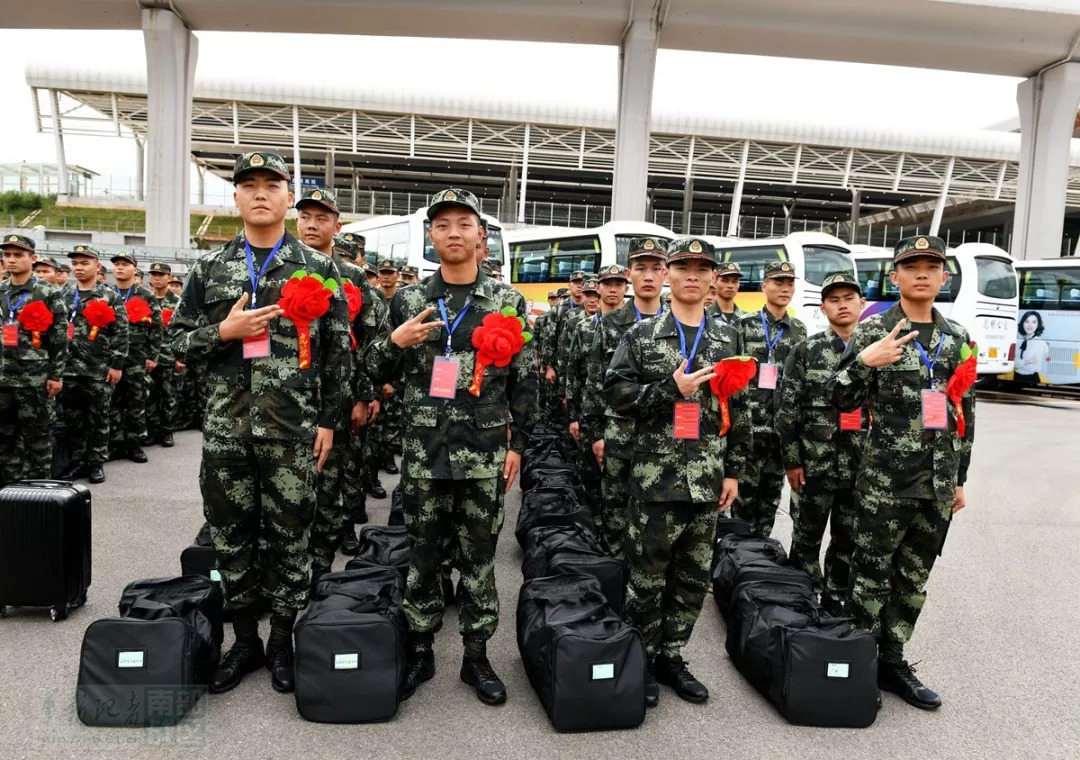 一组图片带你看看新兵入伍时的模样