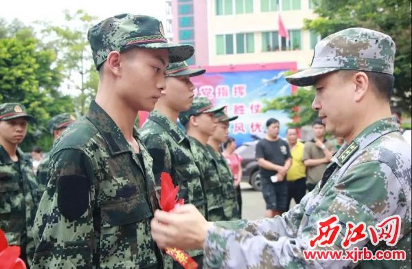 奔赴軍營!封開各鎮舉行送兵儀式為新兵踐行