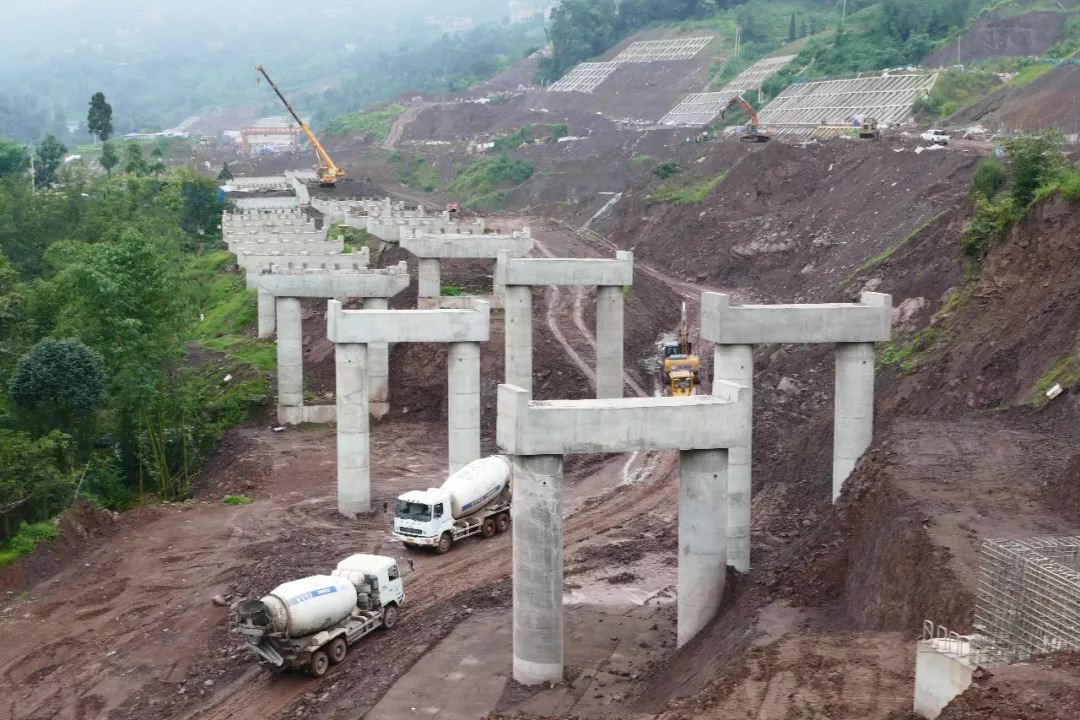 穿山跨江建高速昭乐高速串佛段建设纪实