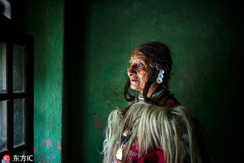 喜马拉雅山雅利安人摄影师拍摄神秘印度土著肖像