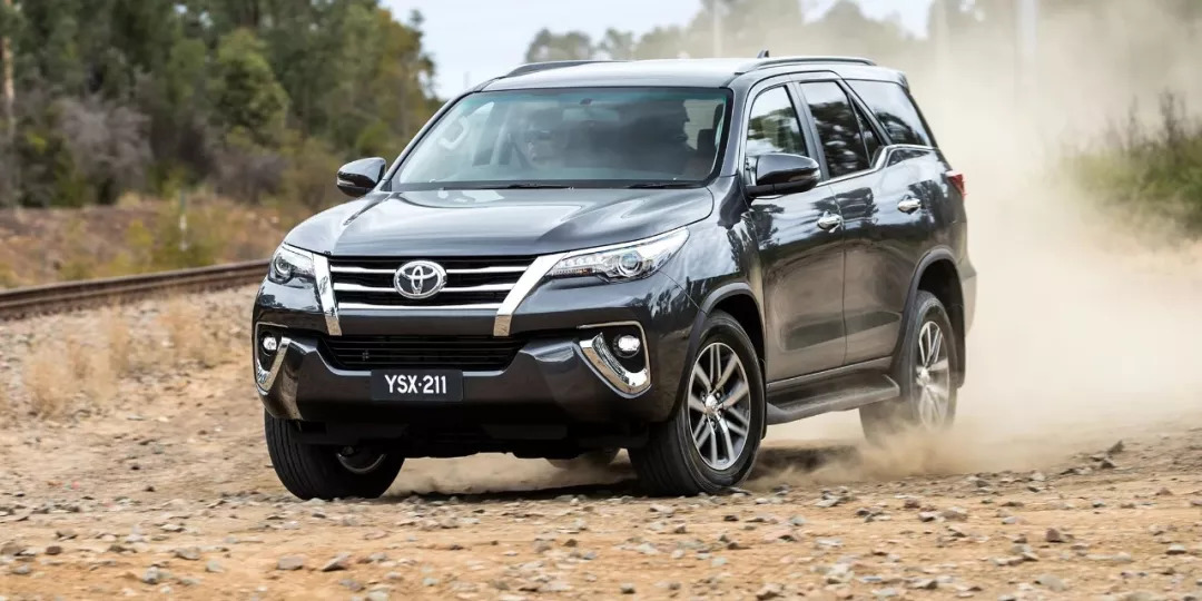 很多人会混淆 4runner 和 fortuner 参数