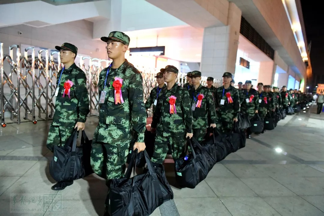 一组图片带你看看新兵入伍时的模样