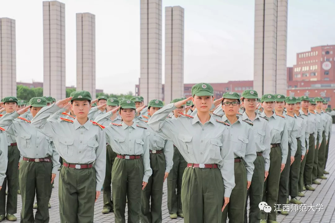 雏鹰基地教官照片图片