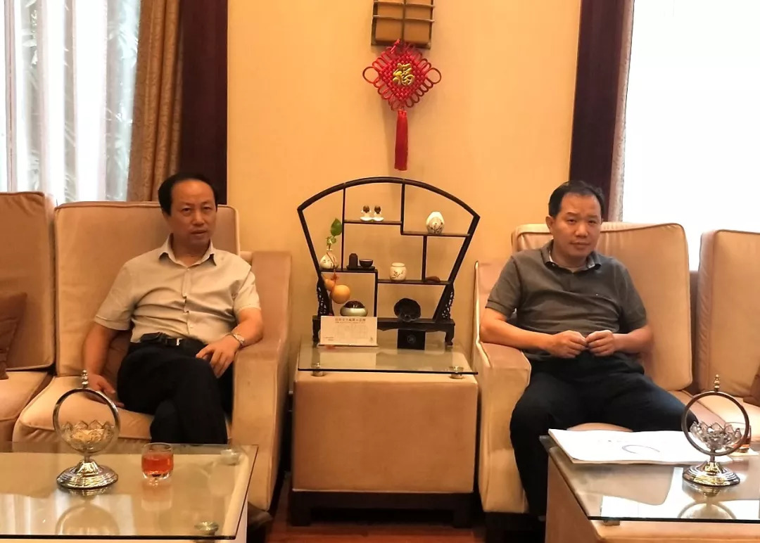 省联社党委书记理事长李亚华在襄阳调研时强调奋发努力创造襄阳农商行