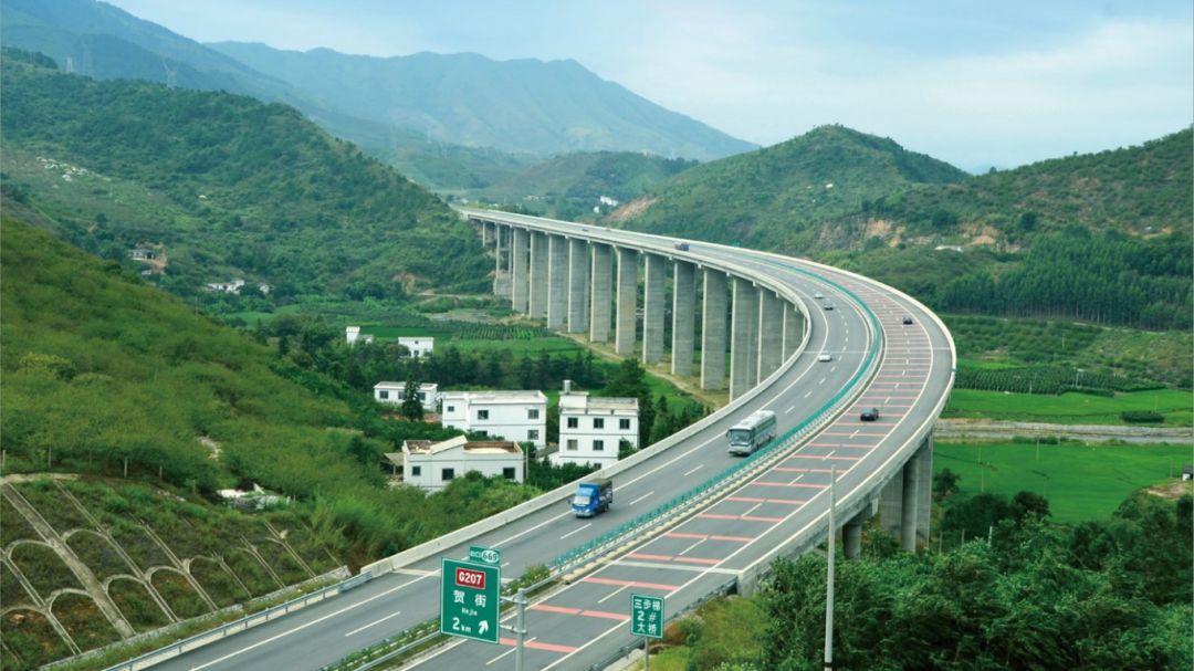 贺州段,蓉遵高速(g4215)四川泸州段,广西梧州至贵港高速(s40苍硕高速