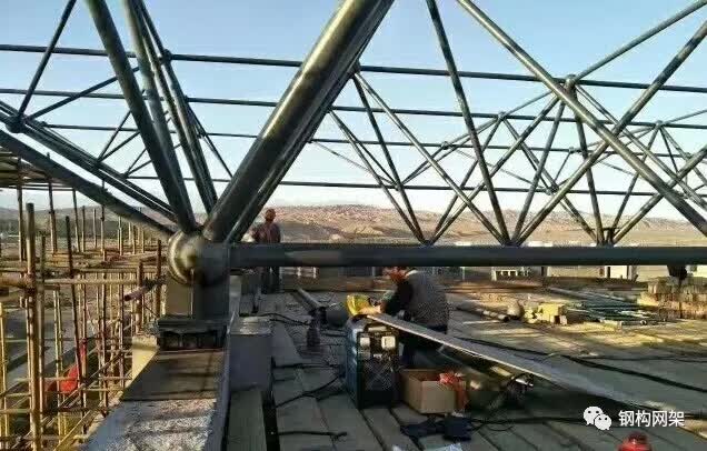 钢结构网架吊装施工全方位解析