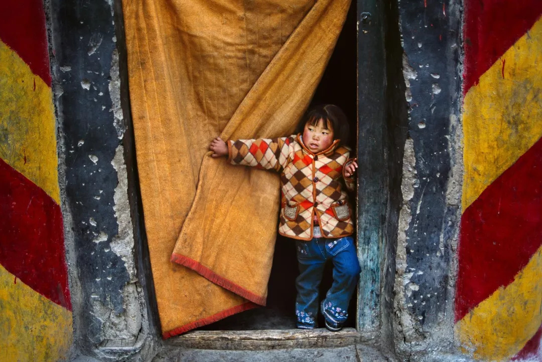 肖像大师steve mccurry,一张照片一个故事