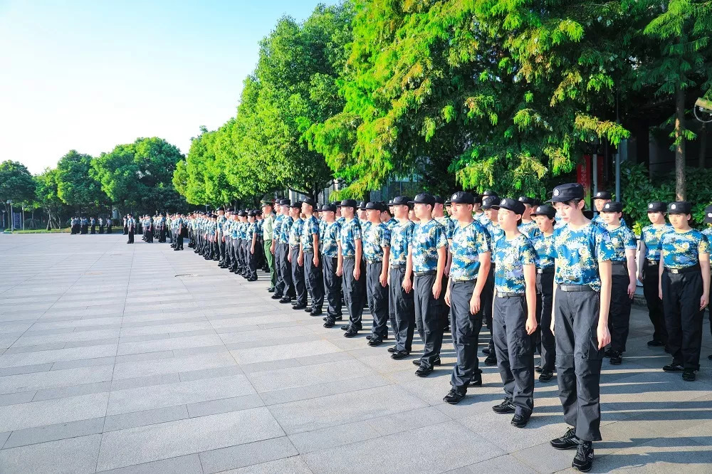 上海公安学院军训图片