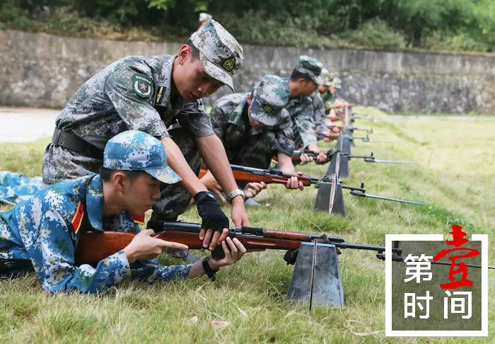 軍訓快車真槍實彈消防演練桂林媒體帶你近距離觀訓