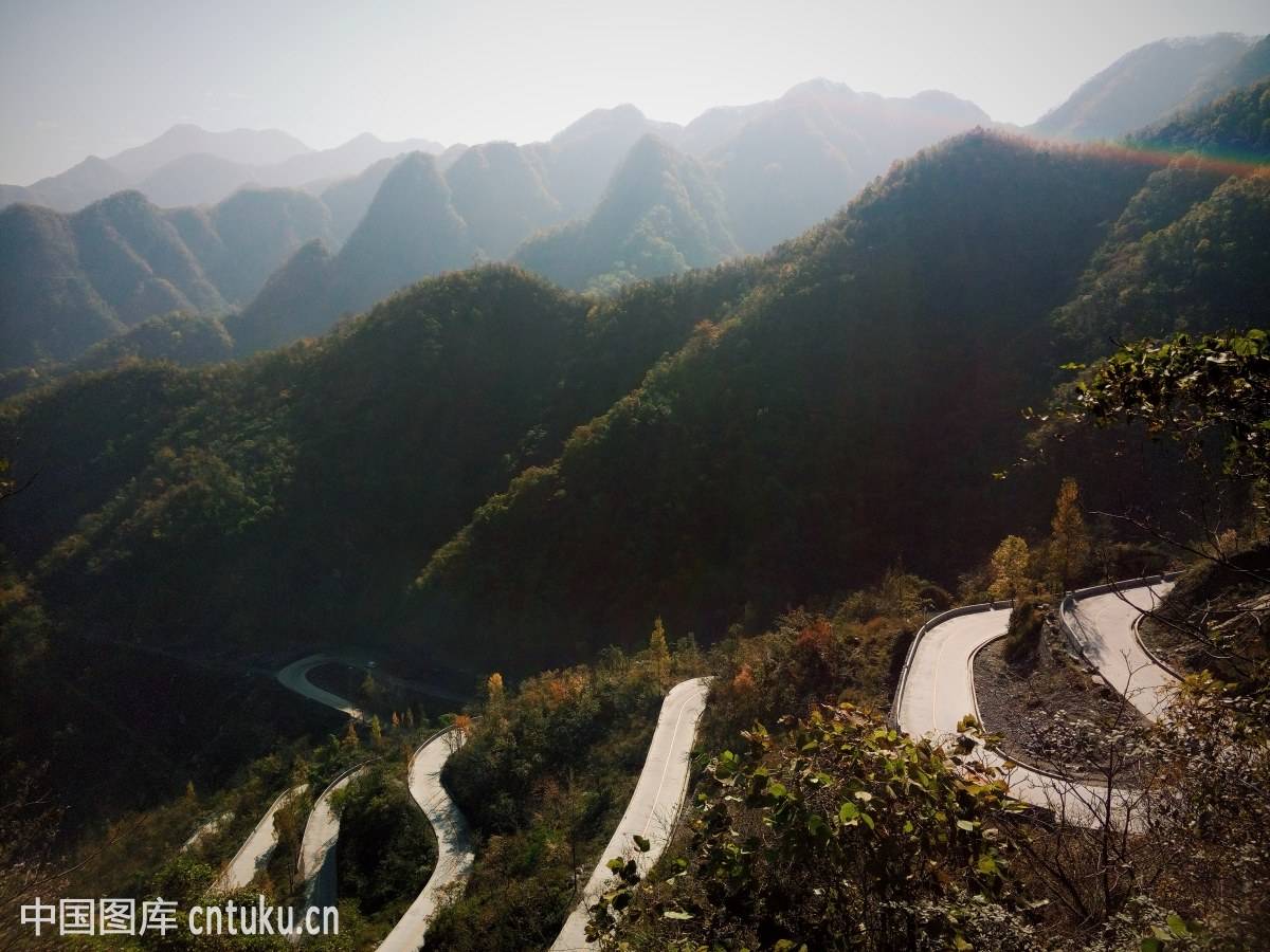 旅游秦巴边城白河县