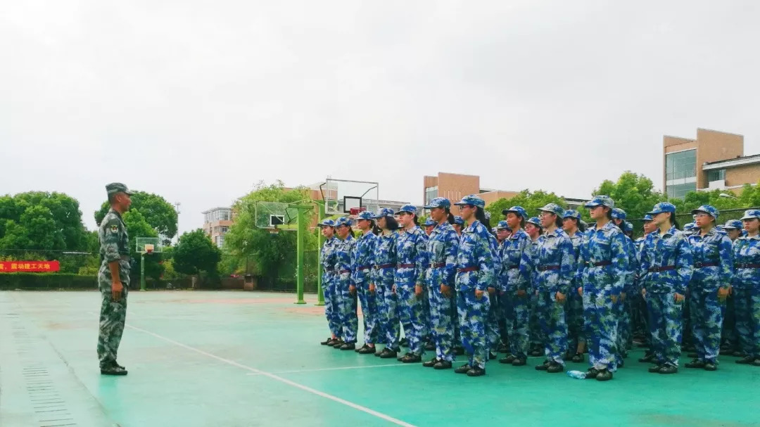 軍訓那些年錯過的大雨請務必在軍訓時還給我