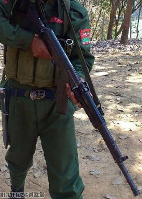 美国专家:缅甸佤邦"81-8"步枪与中国81式有哪些区别_武装