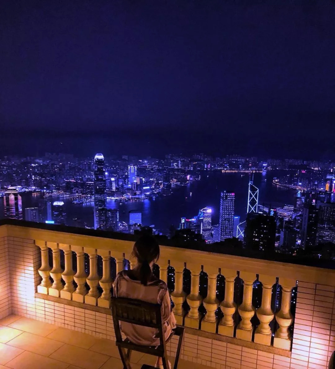 林夏薇打风前屋企睇夜景,过亿豪宅露台睇哂全港