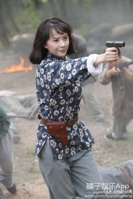 刘萌萌在《利箭行动》和《利箭纵横》中,饰演了八路军游击队政委林