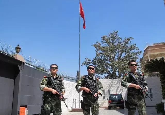 中国驻外国的大使馆都是由中国武警保护吗?