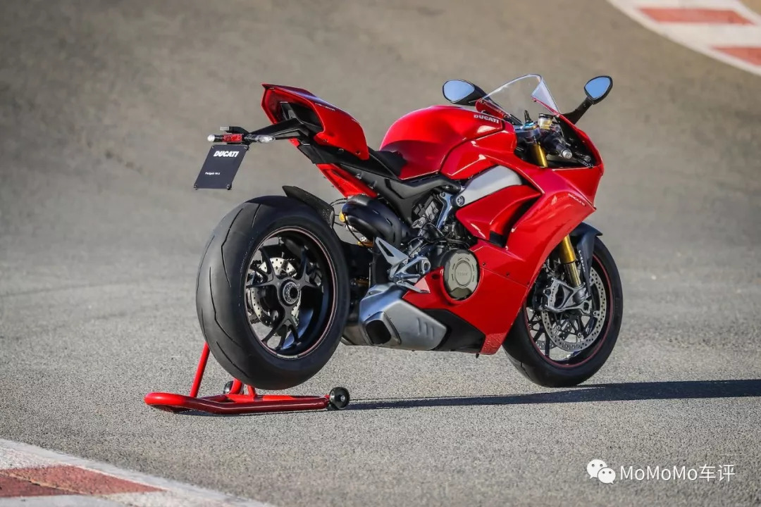 杜卡迪panigalev4中国正式发布214匹超跑237万起