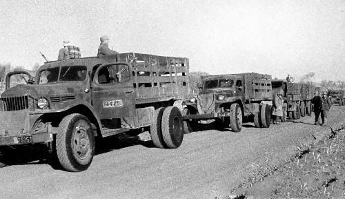 1948年东北野战军缴获廖耀湘兵团的卡车