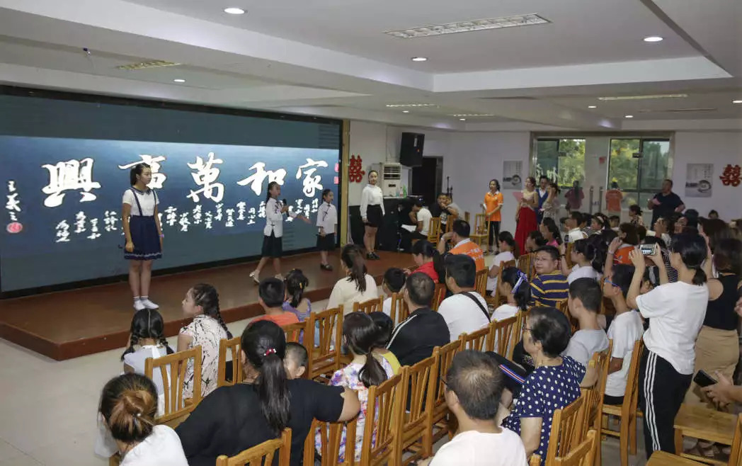 来生▲萨克斯演奏《唱支山歌给党听▲情景剧《卖火柴的小女孩》