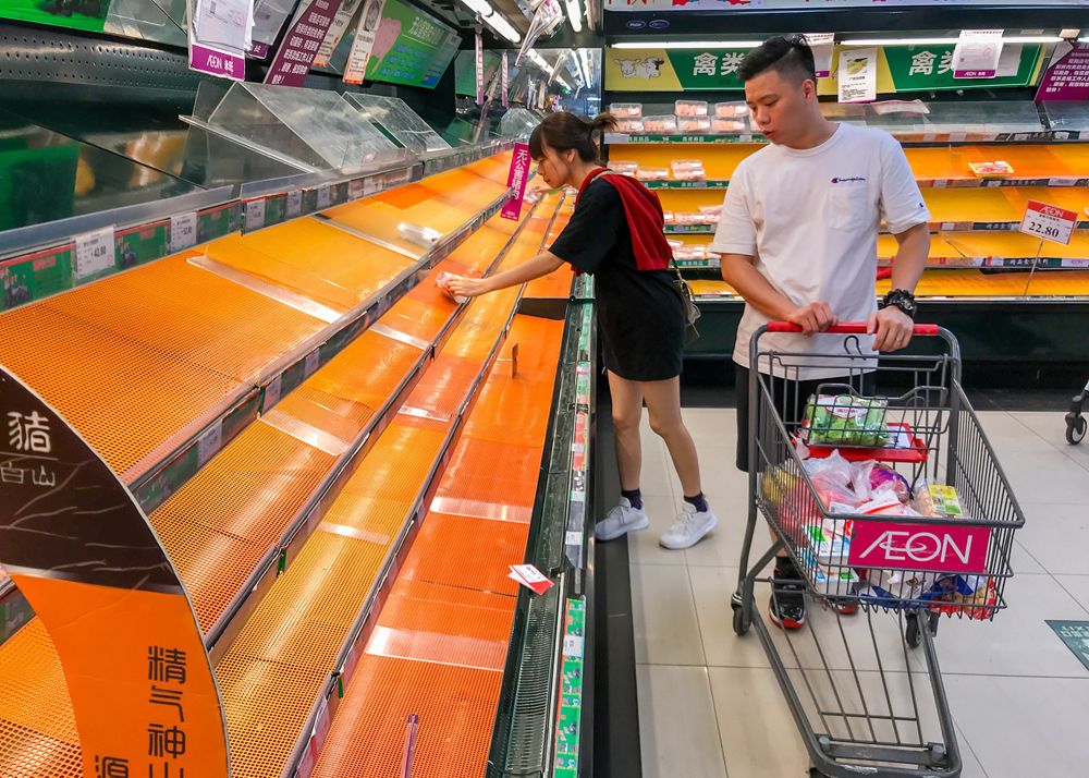 山竹来袭 广州部分超市食材被抢购一空