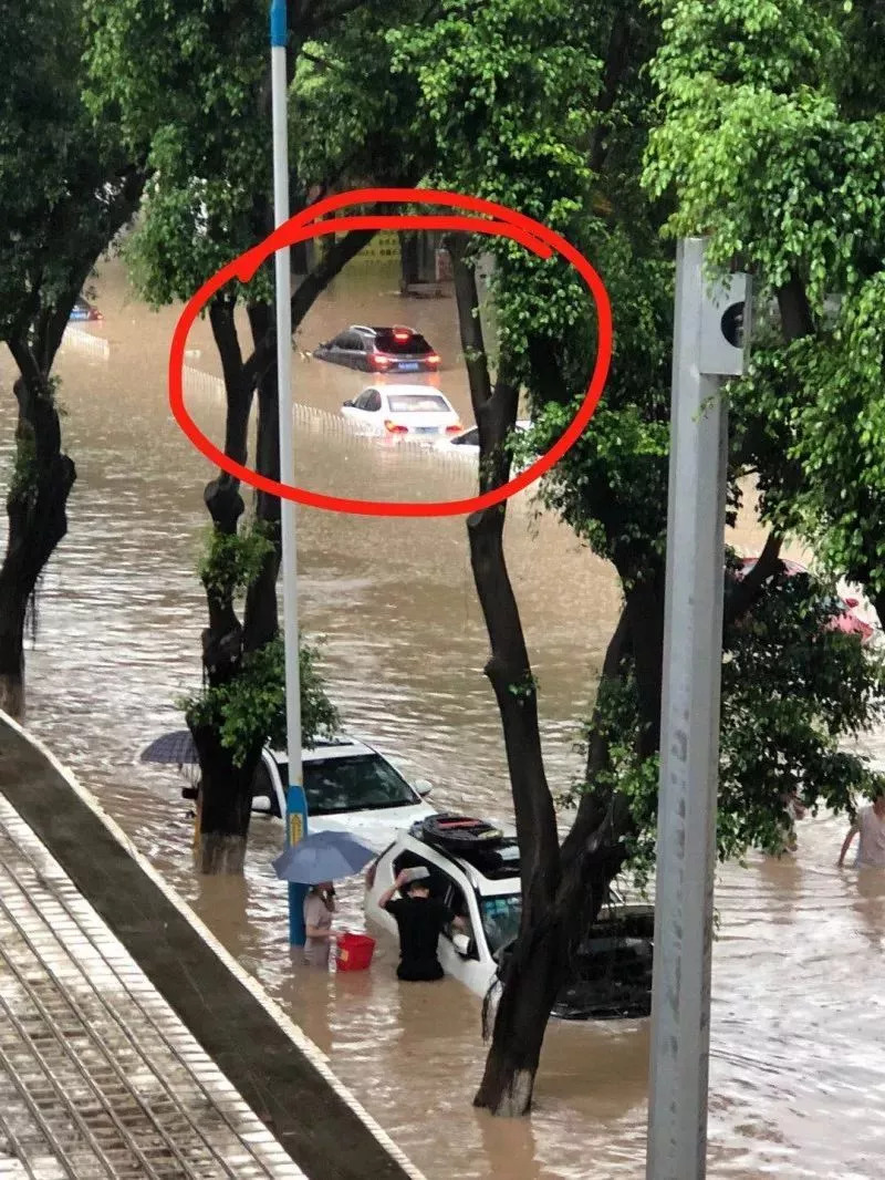 台风暴雨天车被淹,没买涉水险?简单三步,保险公司照样赔钱!