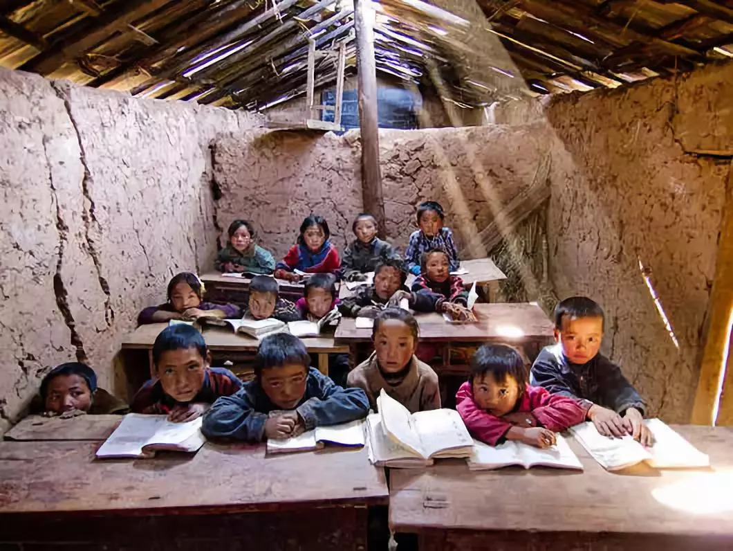 中国山区贫困儿童图片图片