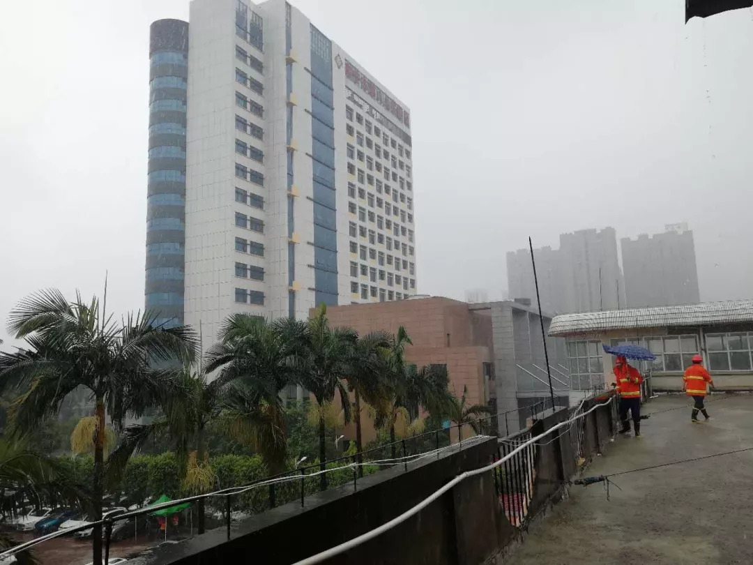 他們與風雨同在:南寧市第八人民醫院抗擊颱風