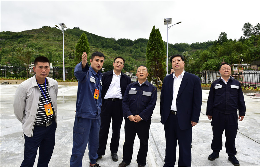 从理工男到草帽扶贫干部贵州安顺供电局驻村干部崔亚华的驻村之旅